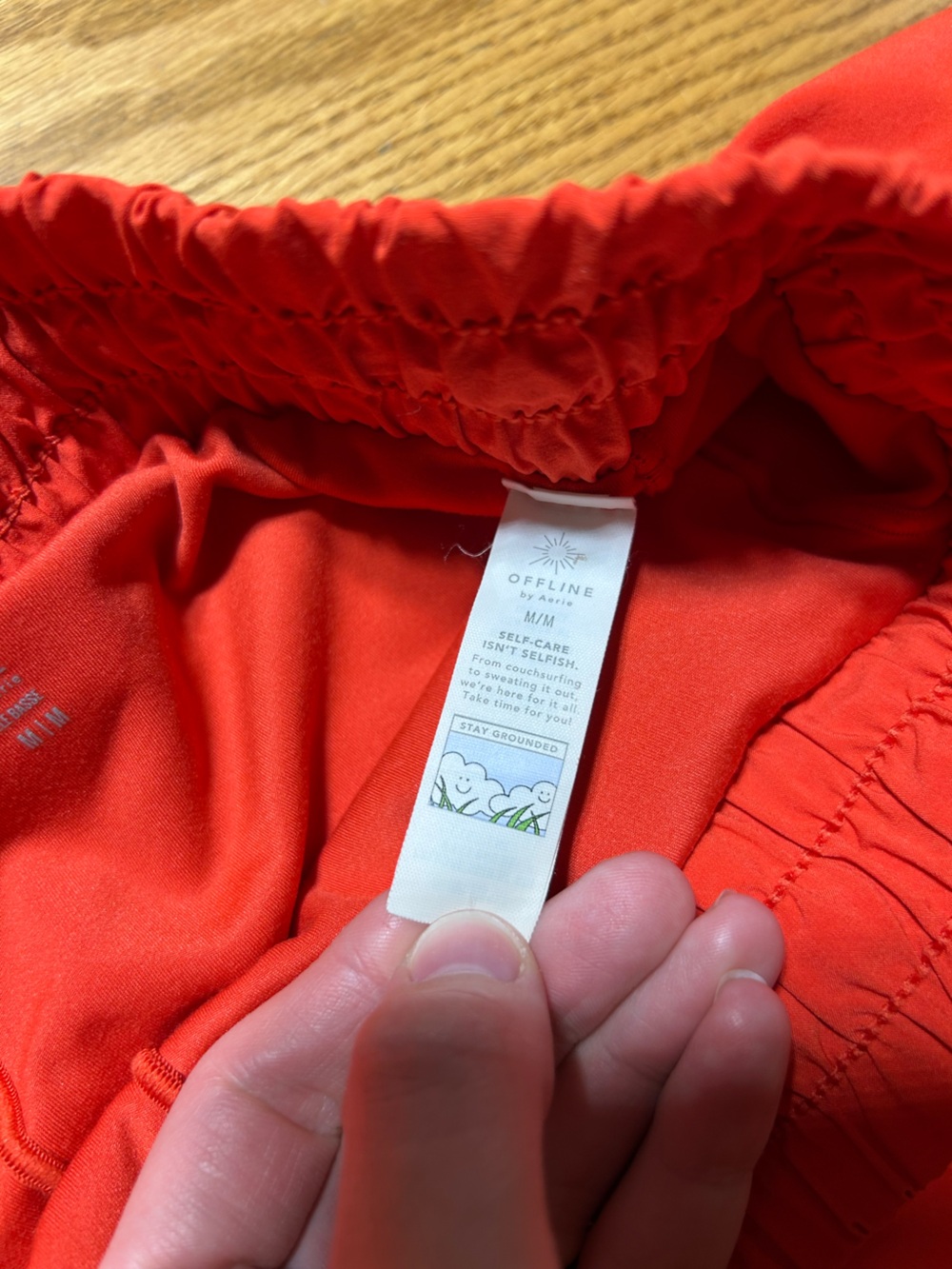 Women’s Offline by Aerie Red Low Rise Athletic Shorts Size Medium - Picture 3 of 9